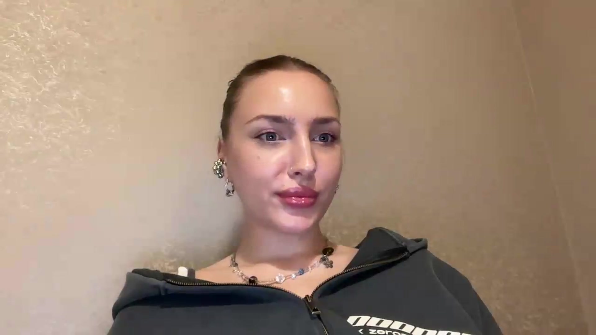 Gallery image thumbnail from Di_Pearl's myfreecams stream on, 06/07/2026, 22:22 image 17 of 20