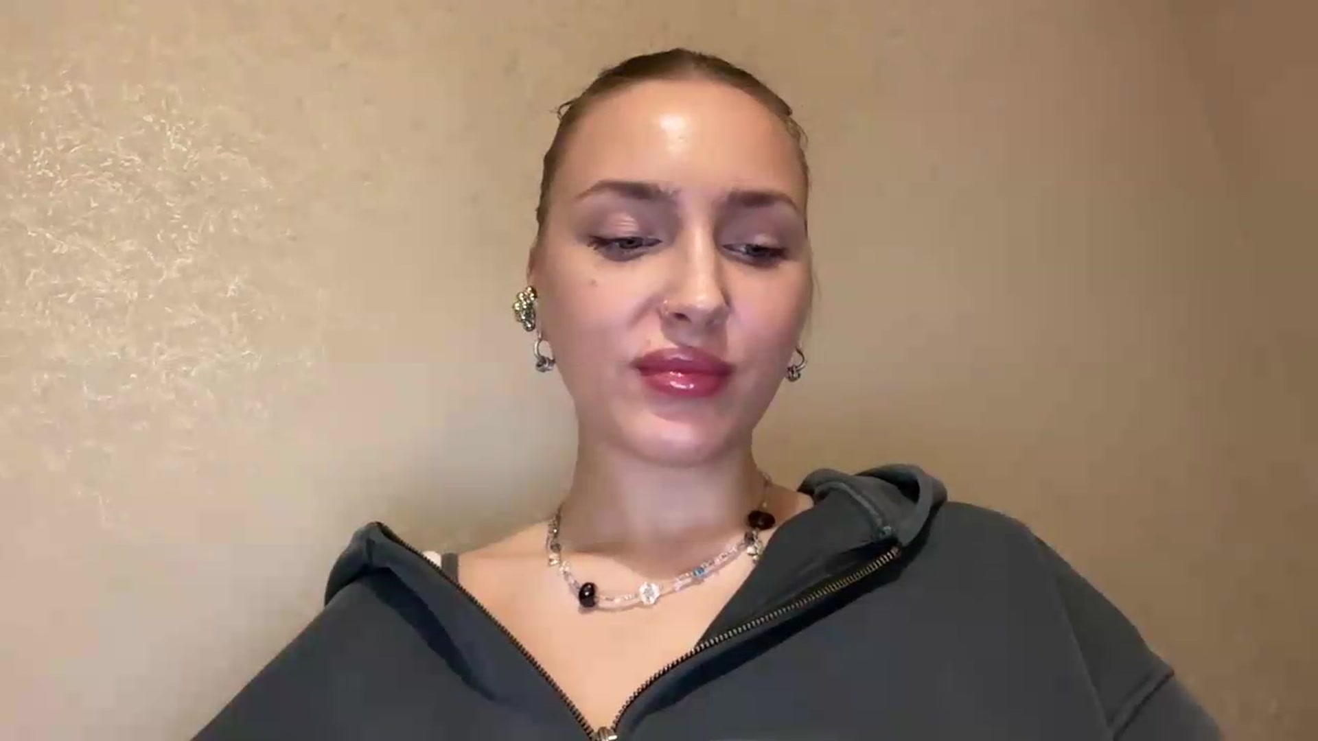 Gallery image thumbnail from Di_Pearl's myfreecams stream on, 06/07/2026, 22:22 image 6 of 20