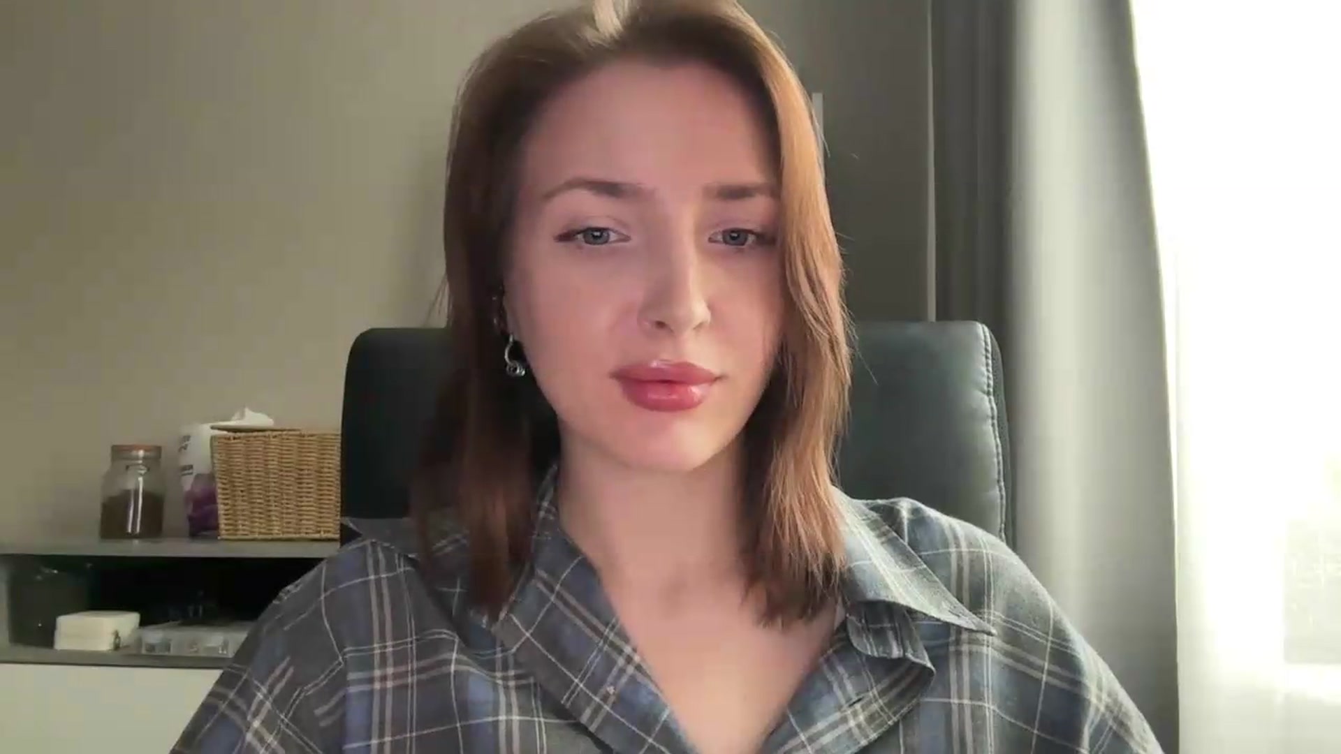 Gallery image thumbnail from Di_Pearl's myfreecams stream on, 06/08/2026, 16:18 image 14 of 20