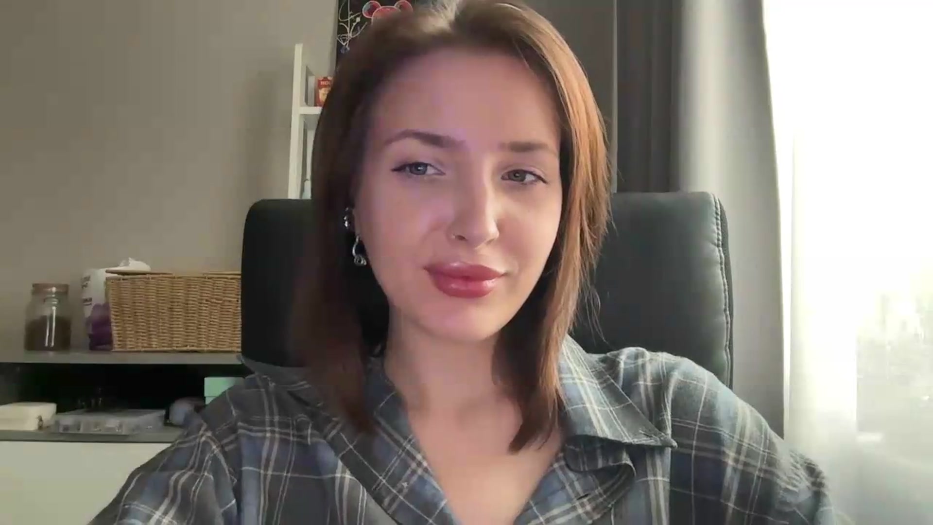 Gallery image thumbnail from Di_Pearl's myfreecams stream on, 06/08/2026, 16:18 image 16 of 20