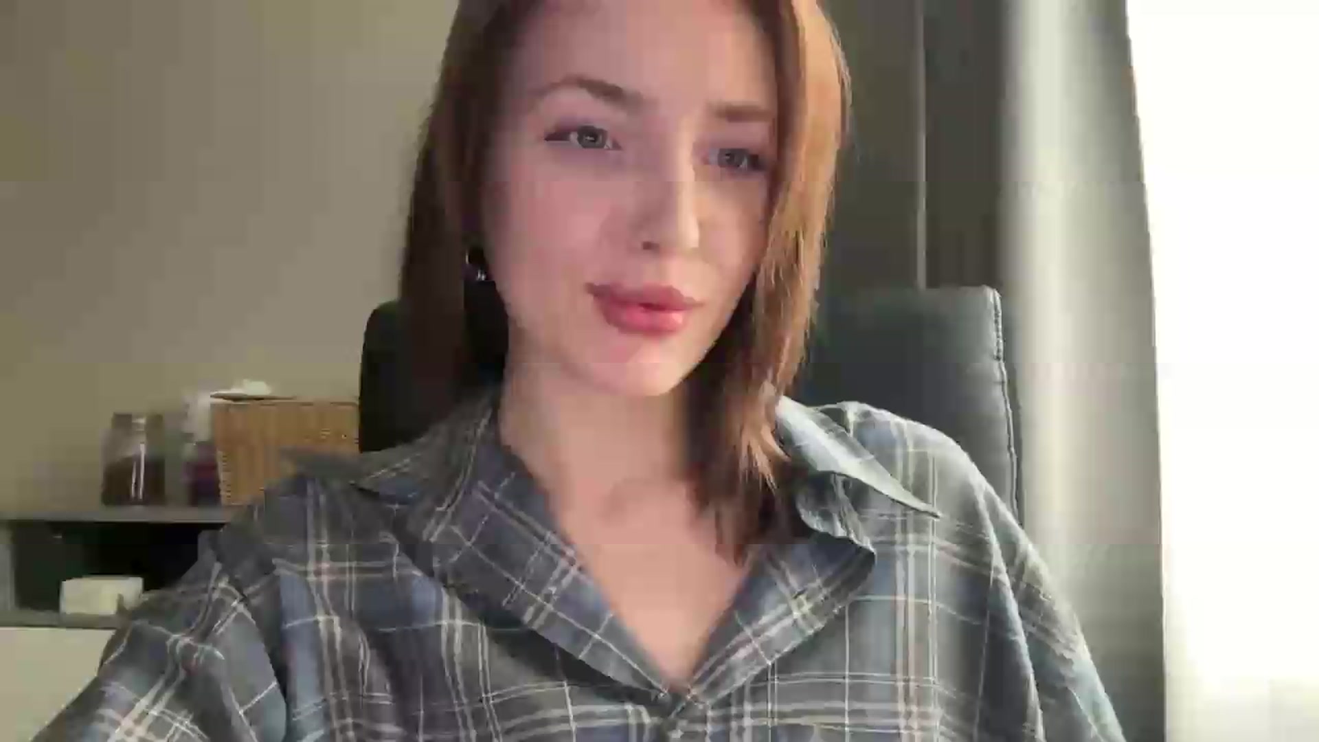 Gallery image thumbnail from Di_Pearl's myfreecams stream on, 06/08/2026, 16:18 image 13 of 20