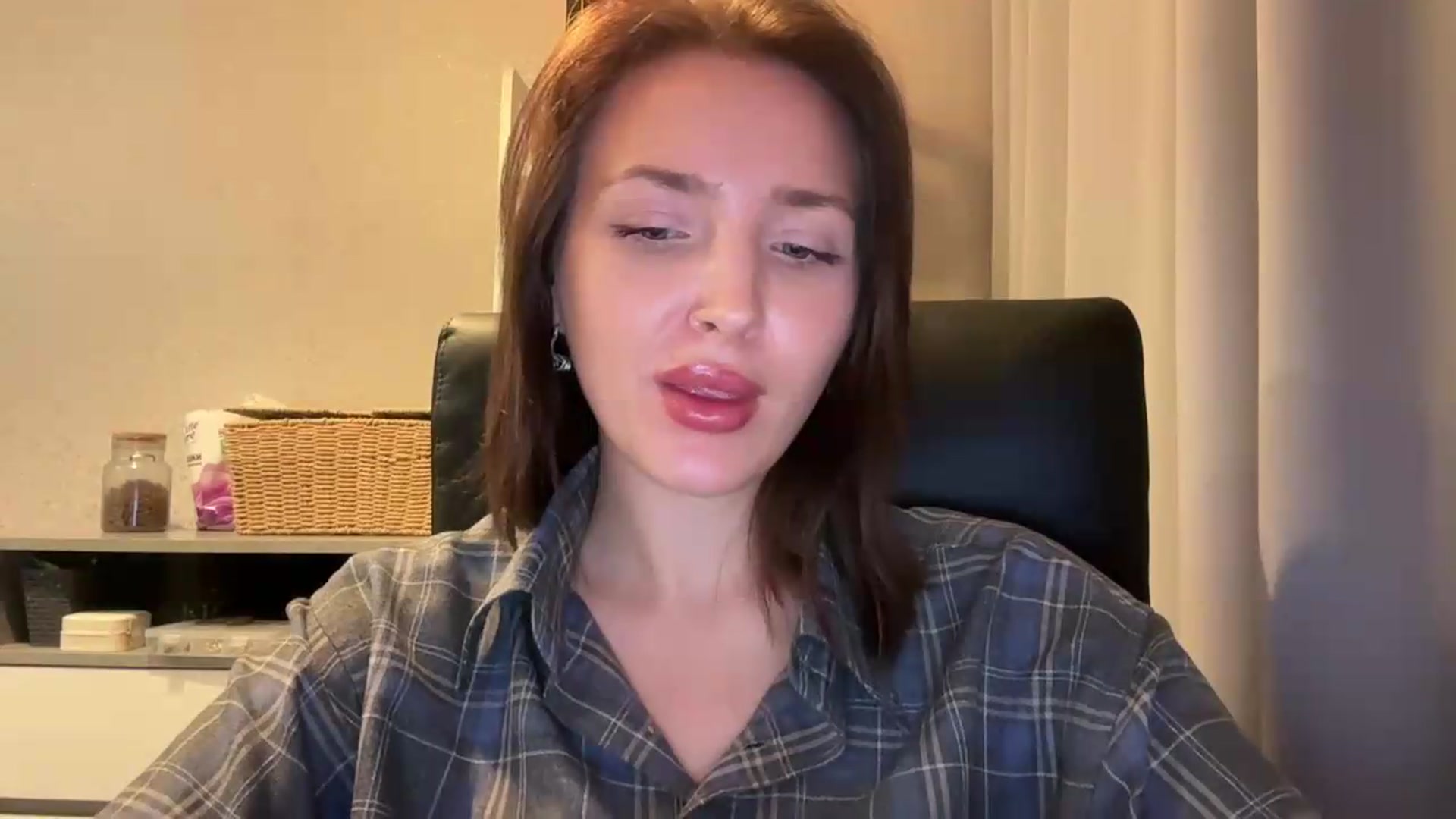Gallery image thumbnail from Di_Pearl's myfreecams stream on, 06/08/2026, 20:28 image 12 of 20