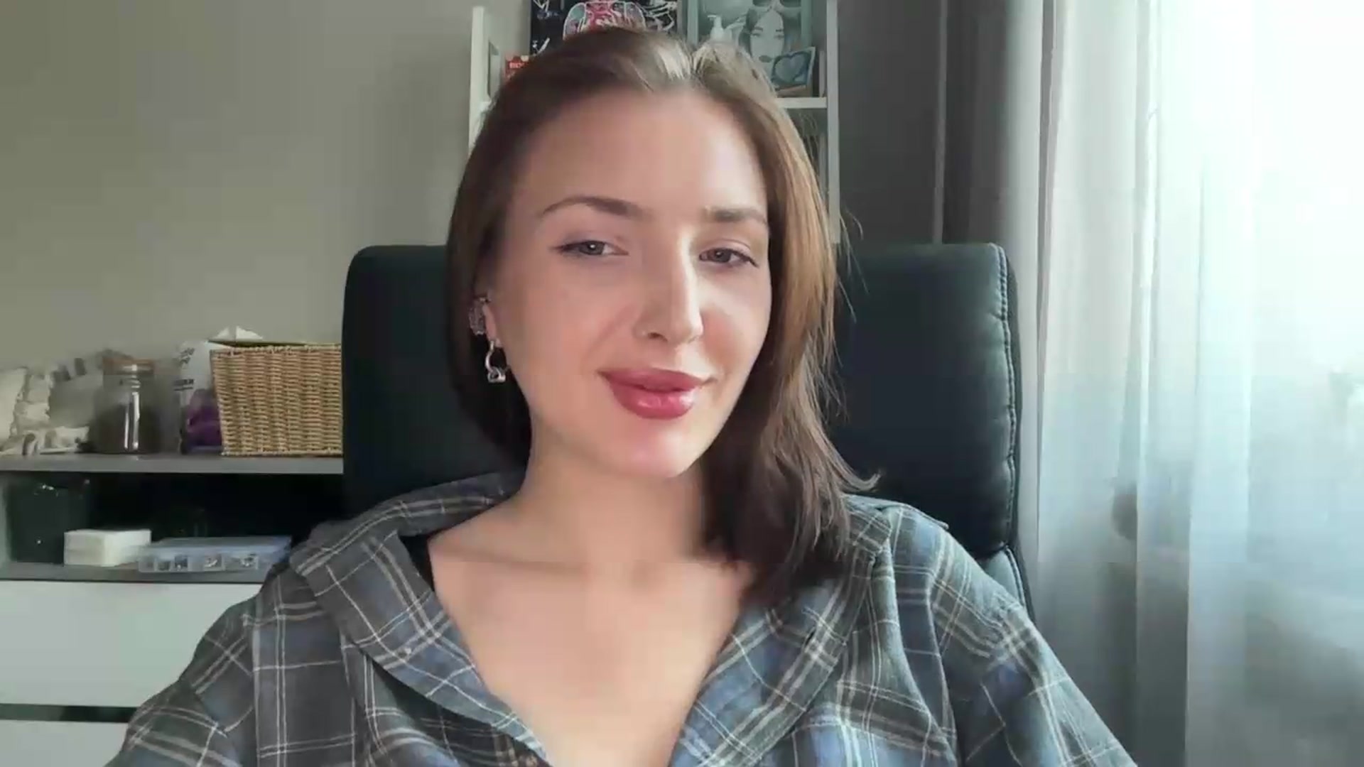 Gallery image thumbnail from Di_Pearl's myfreecams stream on, 06/09/2026, 16:36 image 12 of 20