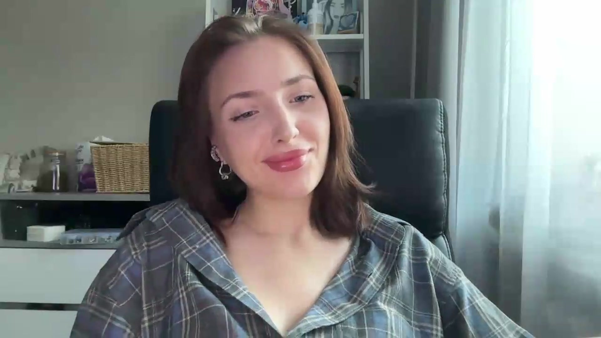 Gallery image thumbnail from Di_Pearl's myfreecams stream on, 06/09/2026, 16:36 image 10 of 20