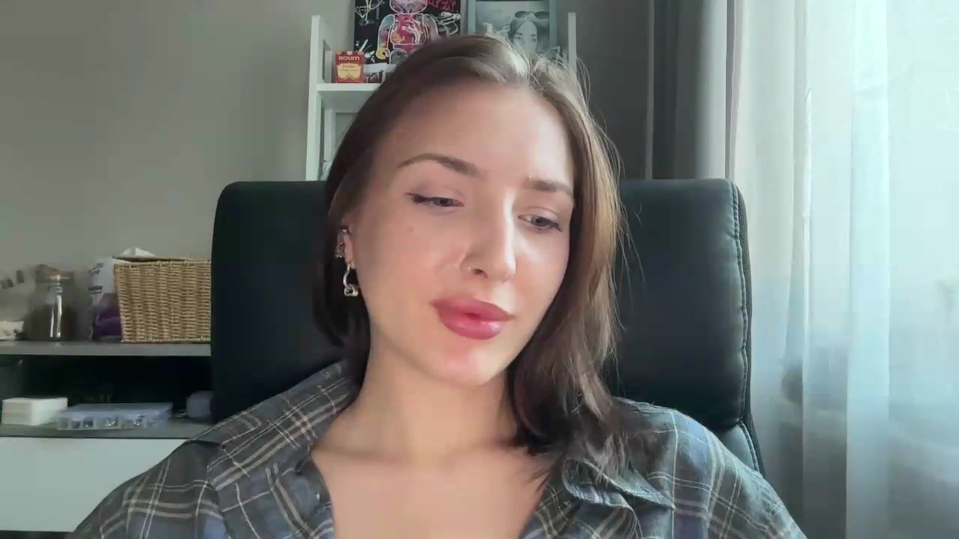 Gallery image thumbnail from Di_Pearl's myfreecams stream on, 06/09/2026, 16:36 image 16 of 20