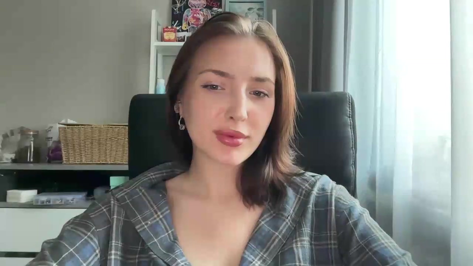 Gallery image thumbnail from Di_Pearl's myfreecams stream on, 06/09/2026, 16:36 image 6 of 20