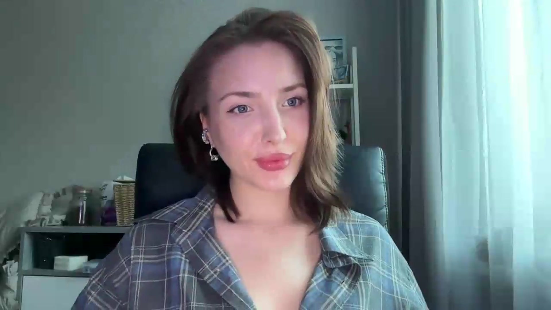 Gallery image thumbnail from Di_Pearl's myfreecams stream on, 06/09/2026, 16:36 image 20 of 20