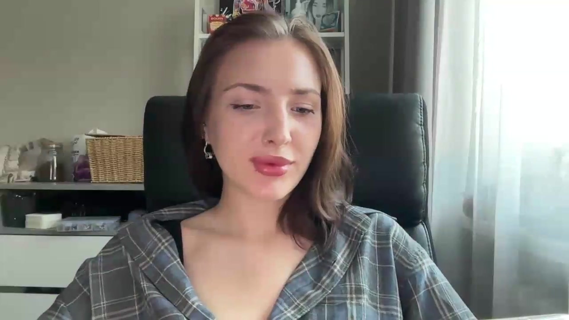 Gallery image thumbnail from Di_Pearl's myfreecams stream on, 06/09/2026, 16:36 image 11 of 20