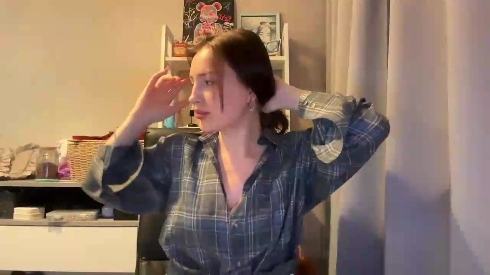 Gallery image thumbnail from Di_Pearl's myfreecams stream on, 06/09/2026, 22:12 image 9 of 20