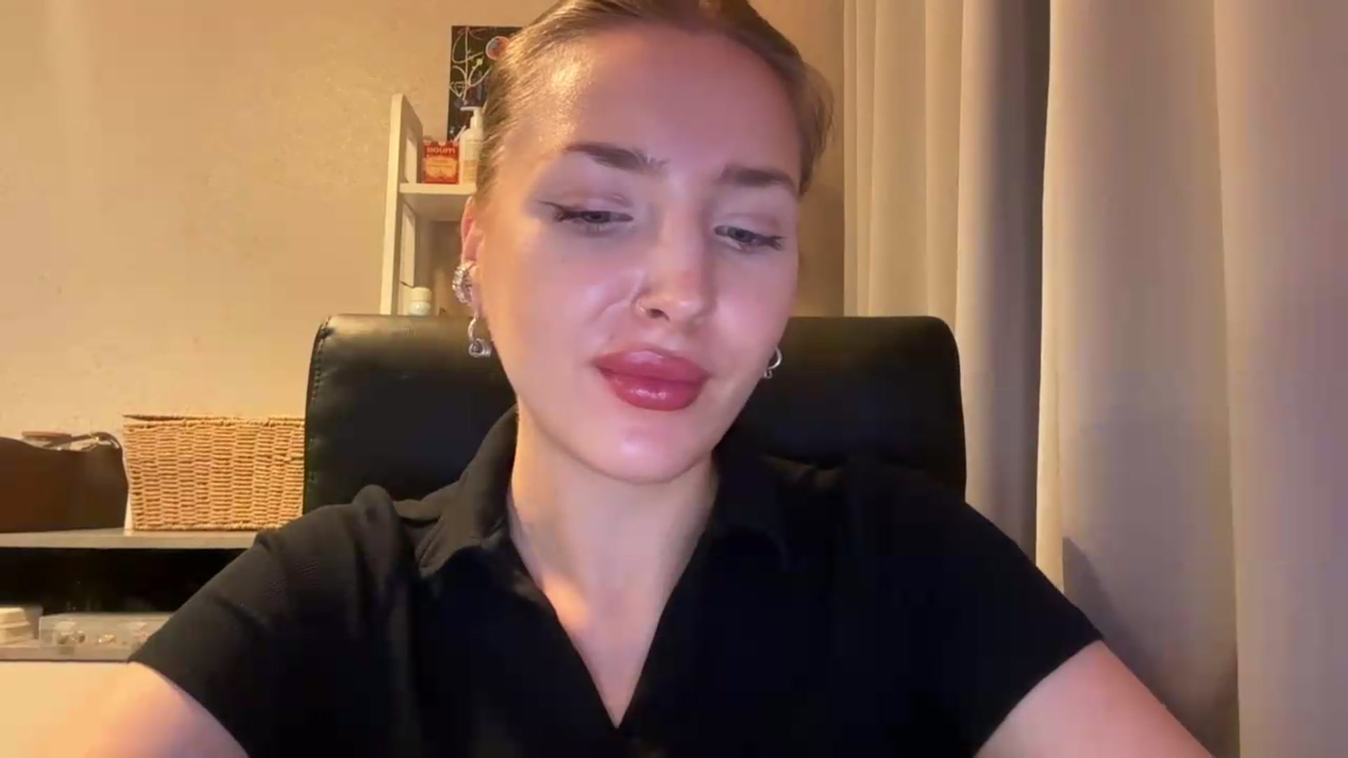 Gallery image thumbnail from Di_Pearl's myfreecams stream on, 06/12/2026, 22:09 image 17 of 20