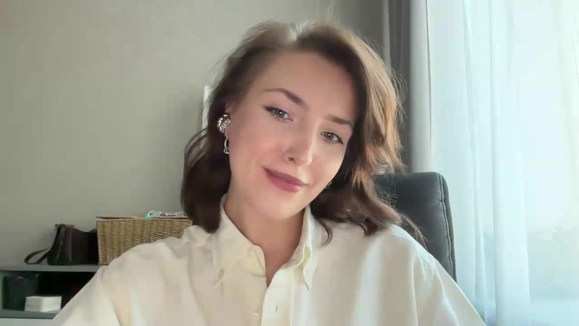 Gallery image thumbnail from Di_Pearl's myfreecams stream on, 06/13/2026, 14:37 image 6 of 20