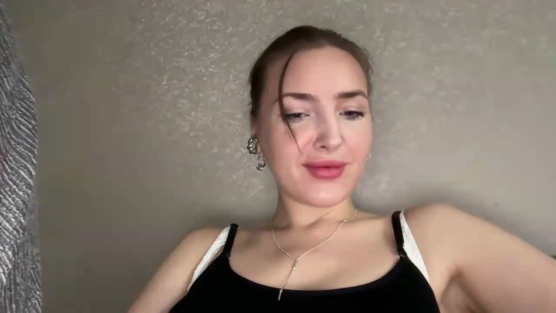 Gallery image thumbnail from Di_Pearl's myfreecams stream on, 06/14/2026, 16:28 image 9 of 20