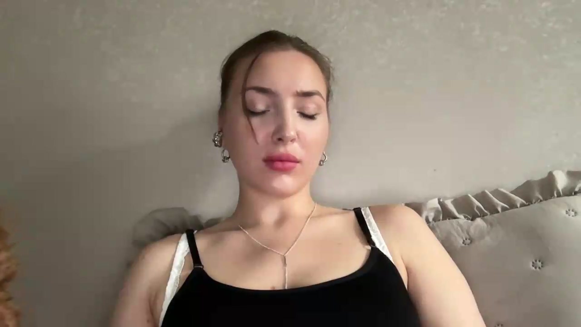 Gallery image thumbnail from Di_Pearl's myfreecams stream on, 06/14/2026, 16:28 image 3 of 20