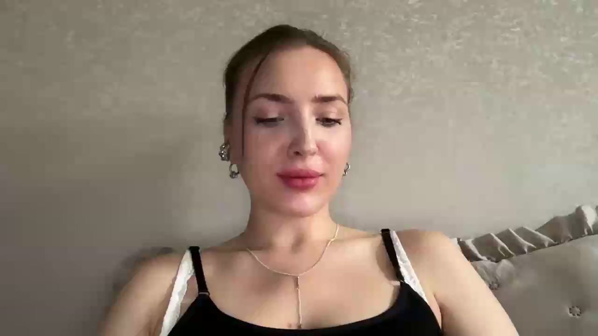 Gallery image thumbnail from Di_Pearl's myfreecams stream on, 06/14/2026, 16:28 image 7 of 20