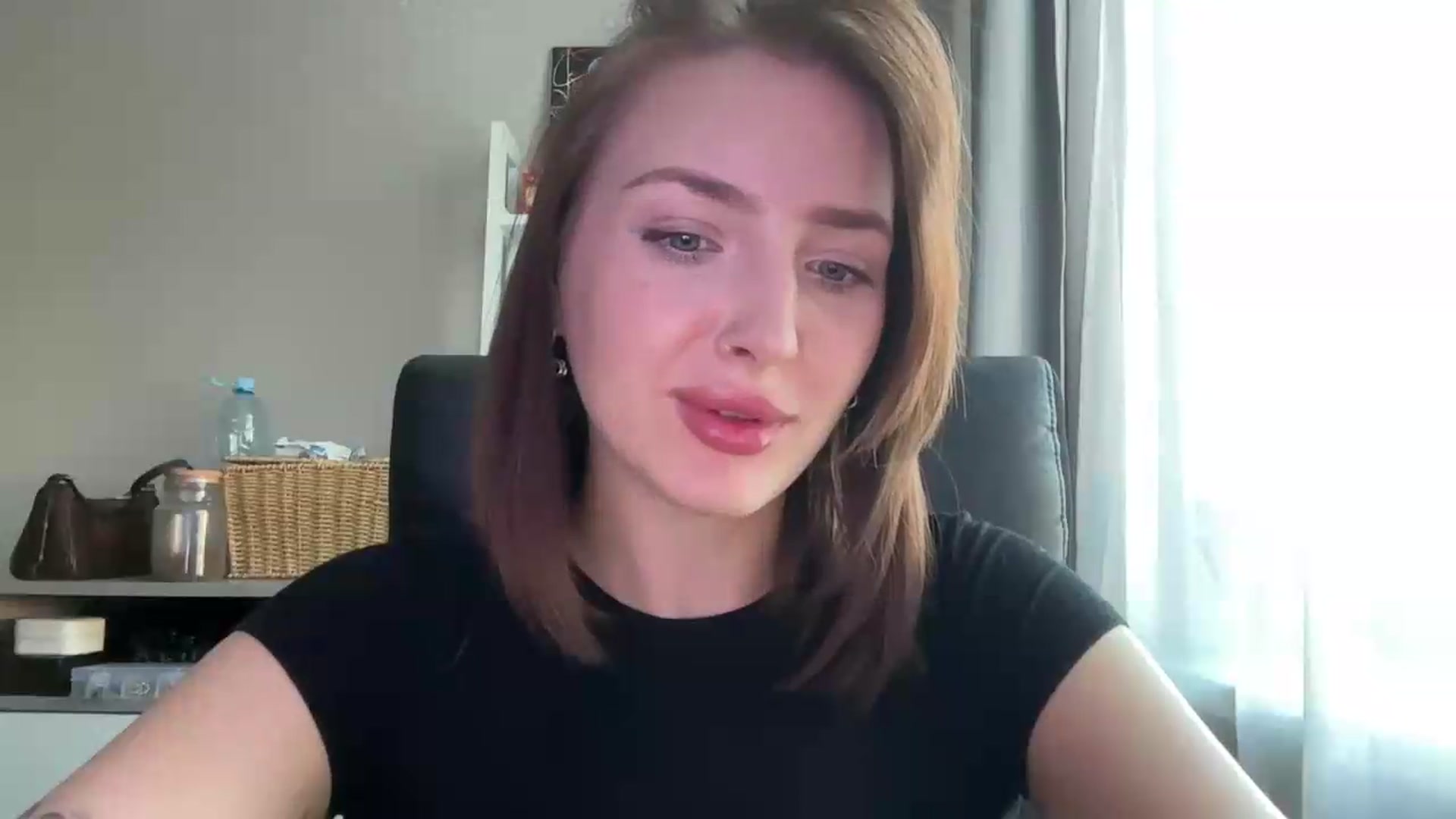Gallery image thumbnail from Di_Pearl's myfreecams stream on, 06/15/2026, 16:14 image 15 of 20