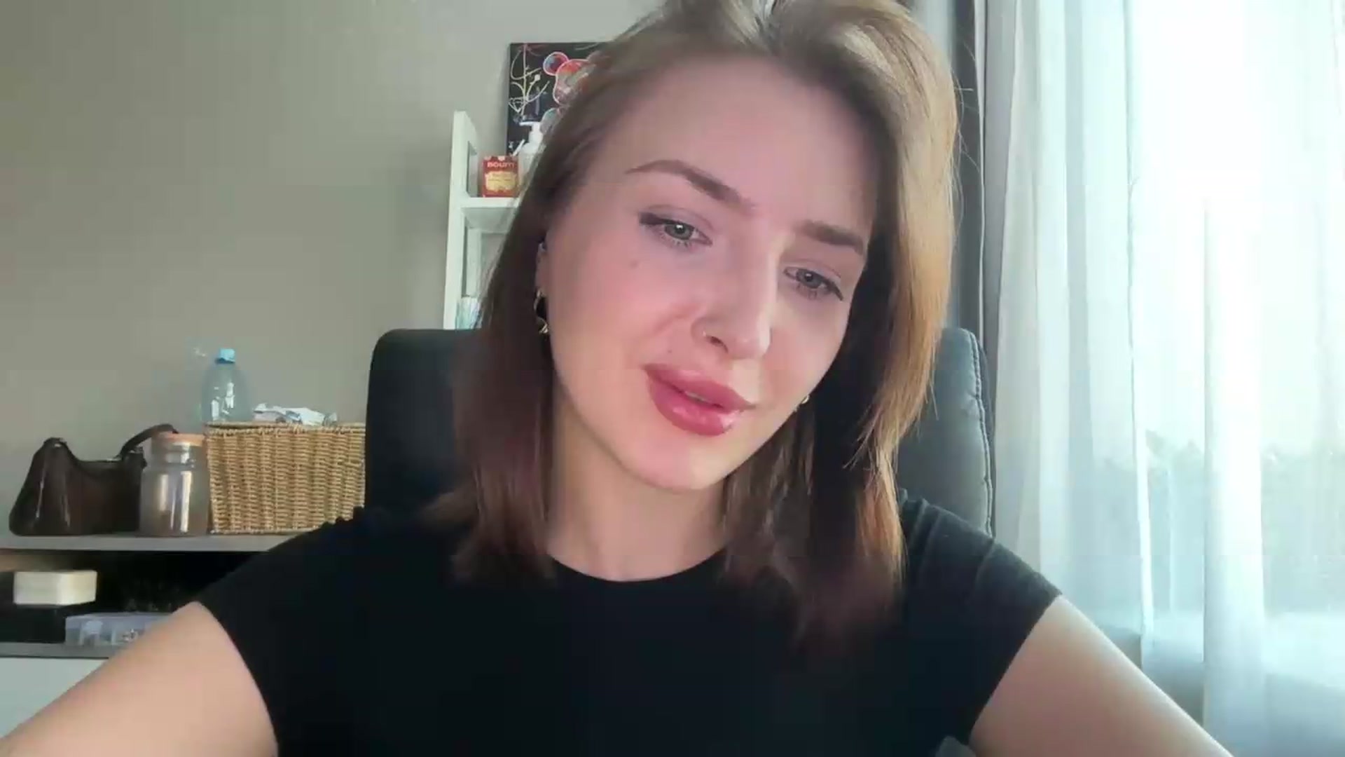 Gallery image thumbnail from Di_Pearl's myfreecams stream on, 06/15/2026, 16:14 image 13 of 20