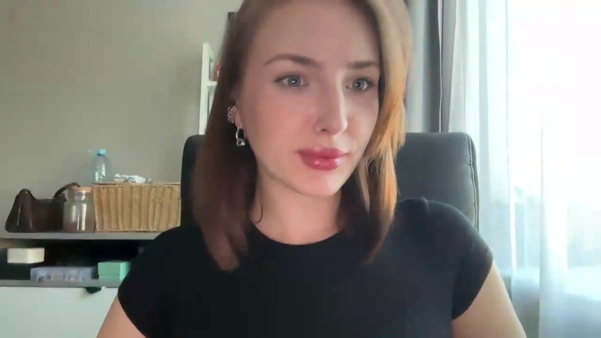 Gallery image thumbnail from Di_Pearl's myfreecams stream on, 06/15/2026, 16:14 image 5 of 20