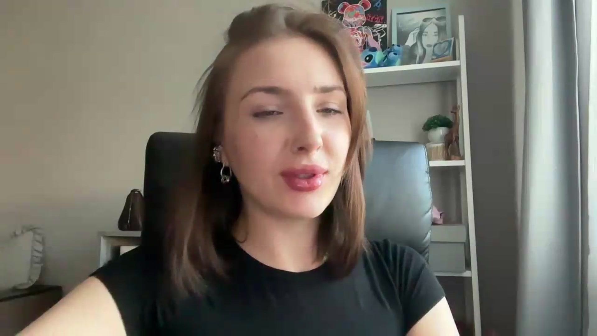 Gallery image thumbnail from Di_Pearl's myfreecams stream on, 06/15/2026, 16:14 image 3 of 20
