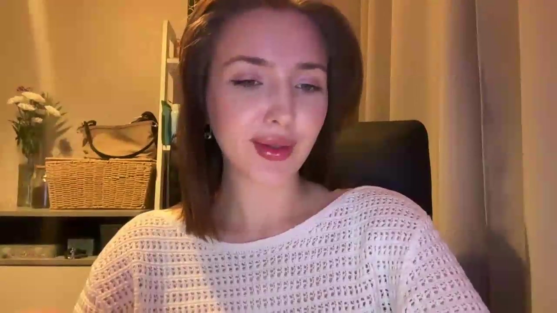 Gallery image thumbnail from Di_Pearl's myfreecams stream on, 06/18/2026, 21:15 image 6 of 20