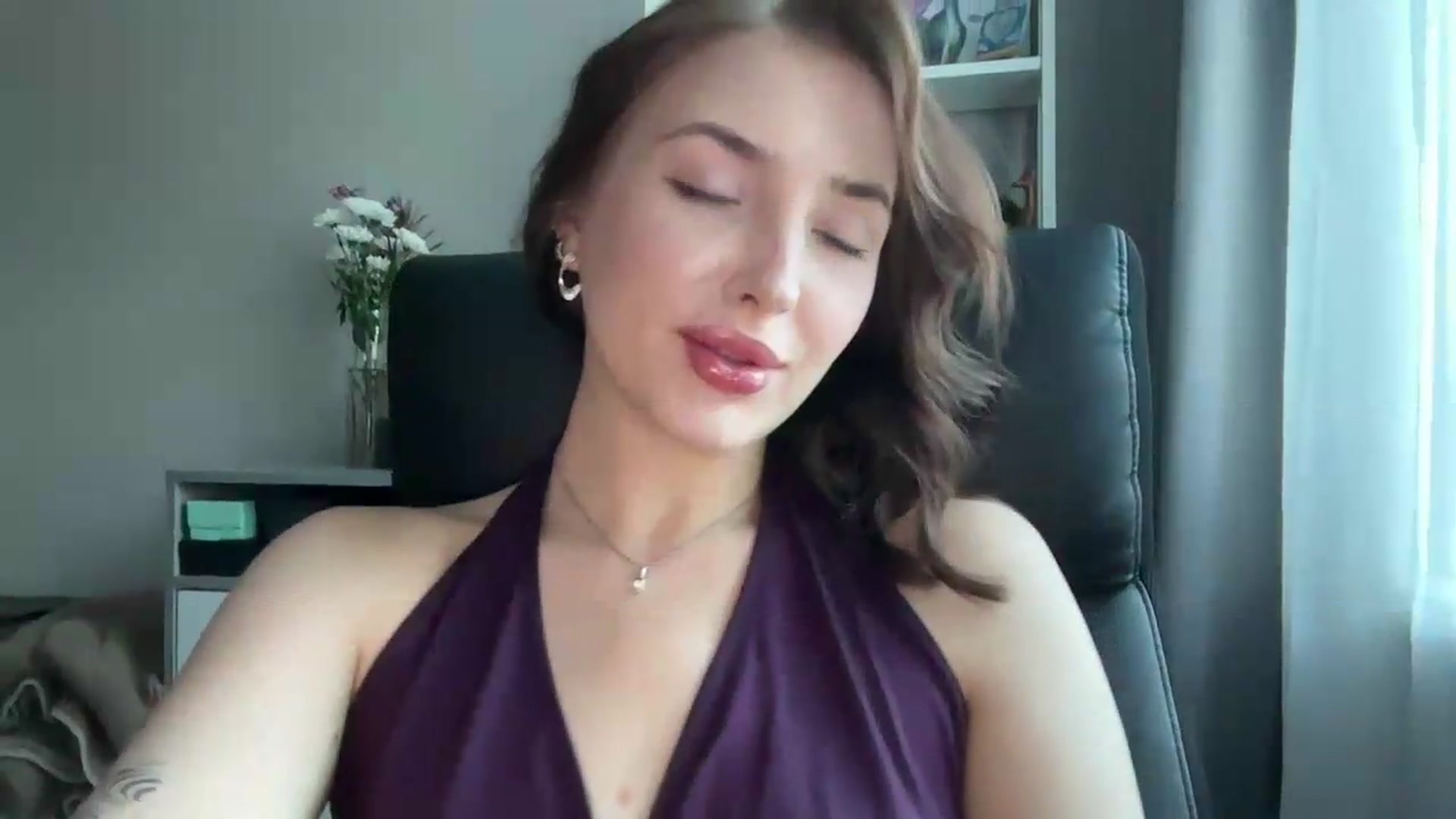 Gallery image thumbnail from Di_Pearl's myfreecams stream on, 06/19/2026, 16:14 image 5 of 20