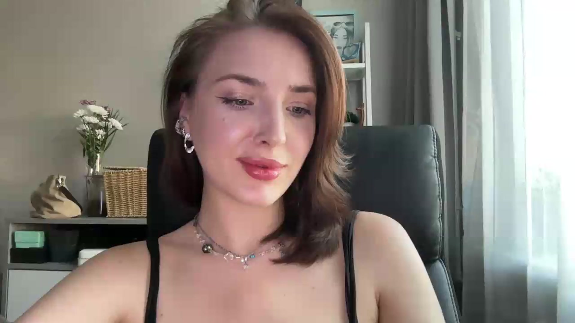 Gallery image thumbnail from Di_Pearl's myfreecams stream on, 06/20/2026, 15:47 image 14 of 20