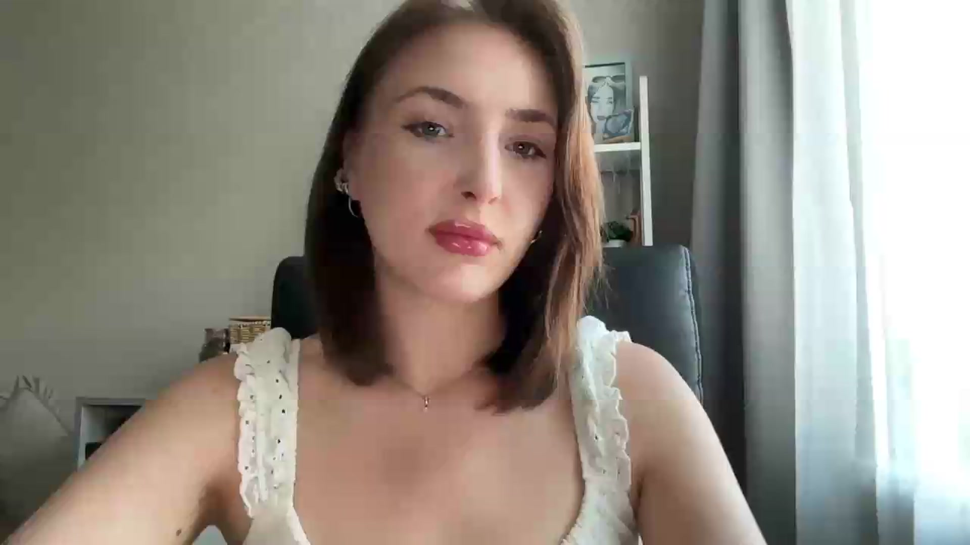 Gallery image thumbnail from Di_Pearl's myfreecams stream on, 06/22/2026, 16:15 image 1 of 20
