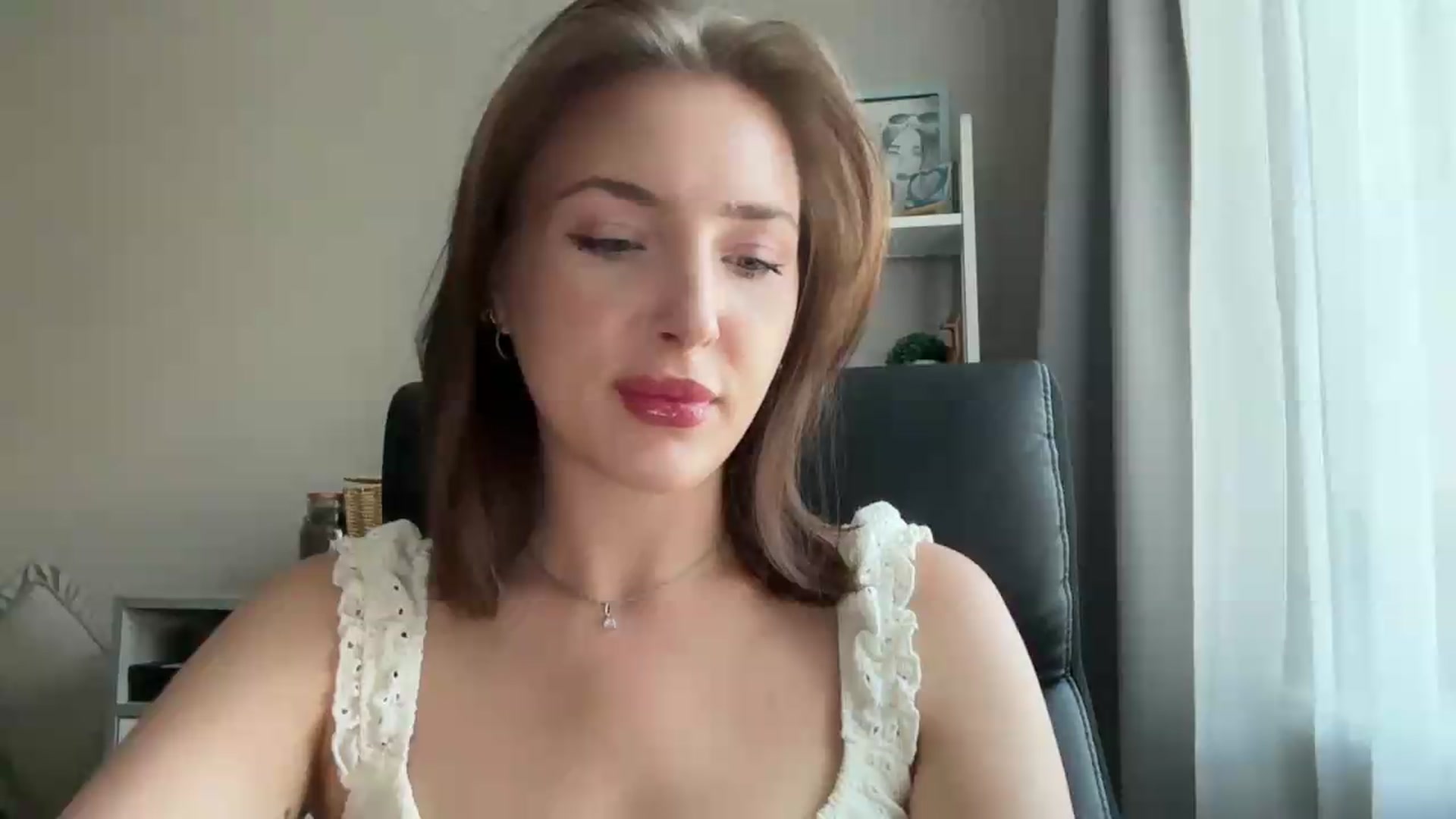 Gallery image thumbnail from Di_Pearl's myfreecams stream on, 06/22/2026, 16:15 image 2 of 20