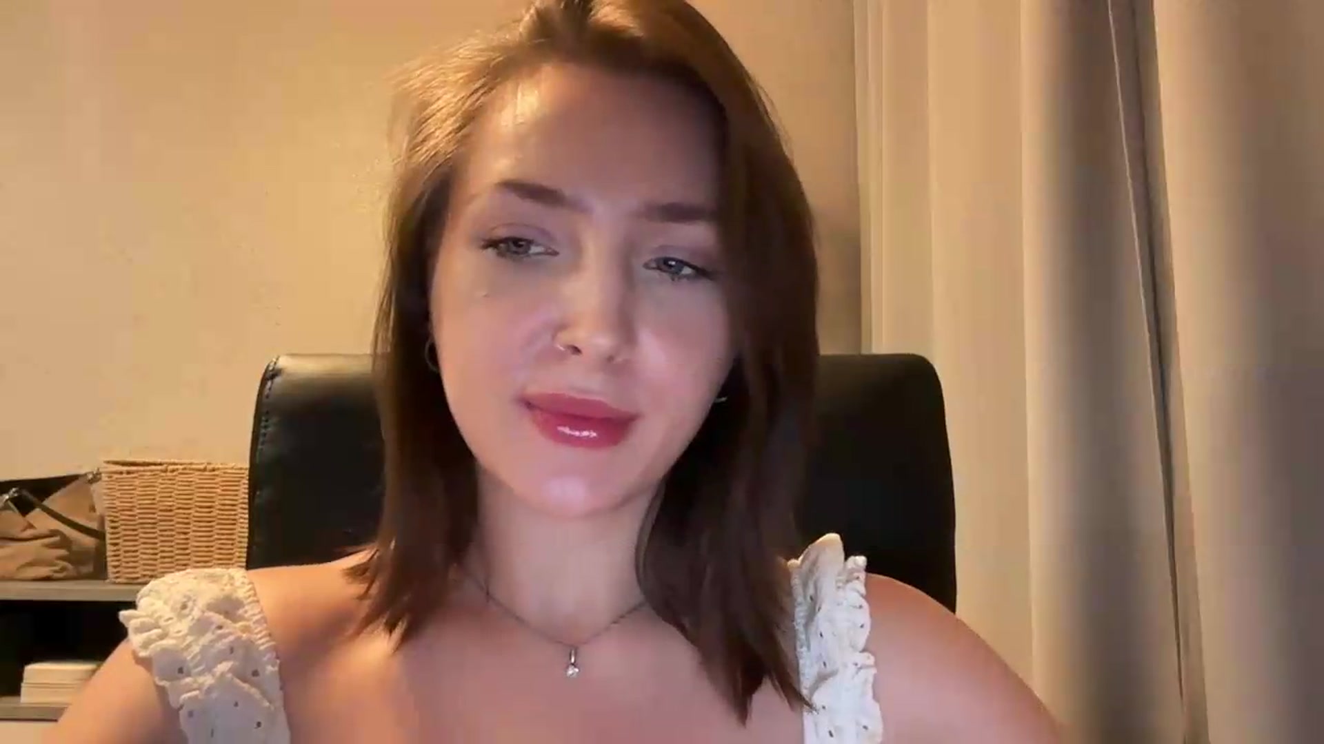 Gallery image thumbnail from Di_Pearl's myfreecams stream on, 06/22/2026, 22:18 image 9 of 20