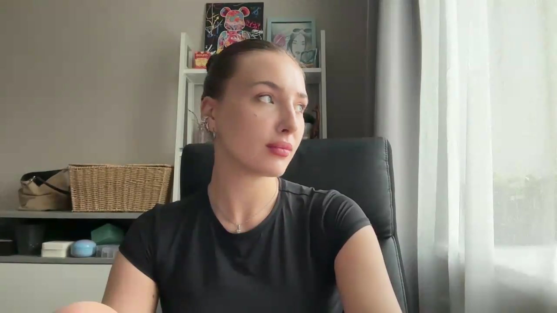 Gallery image thumbnail from Di_Pearl's myfreecams stream on, 06/23/2026, 15:18 image 12 of 20