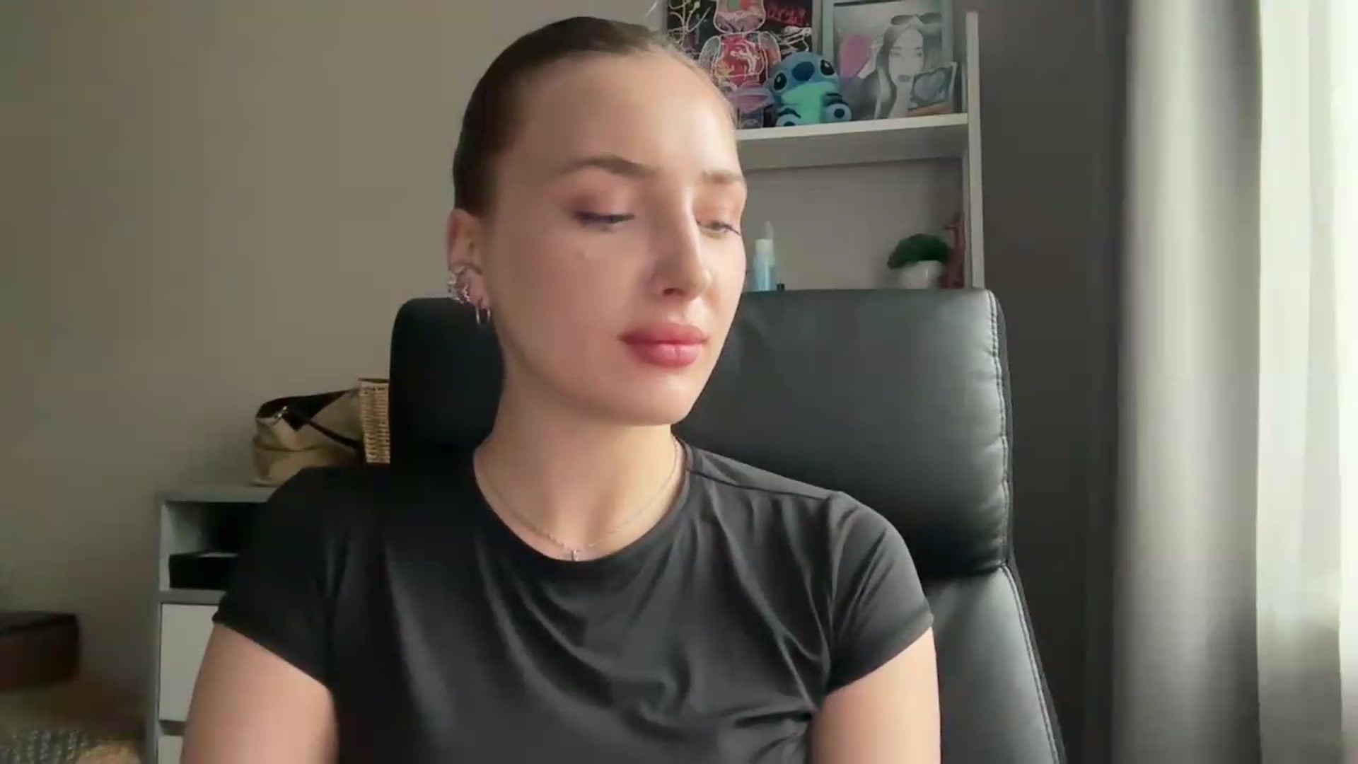 Gallery image thumbnail from Di_Pearl's myfreecams stream on, 06/23/2026, 16:18 image 13 of 20