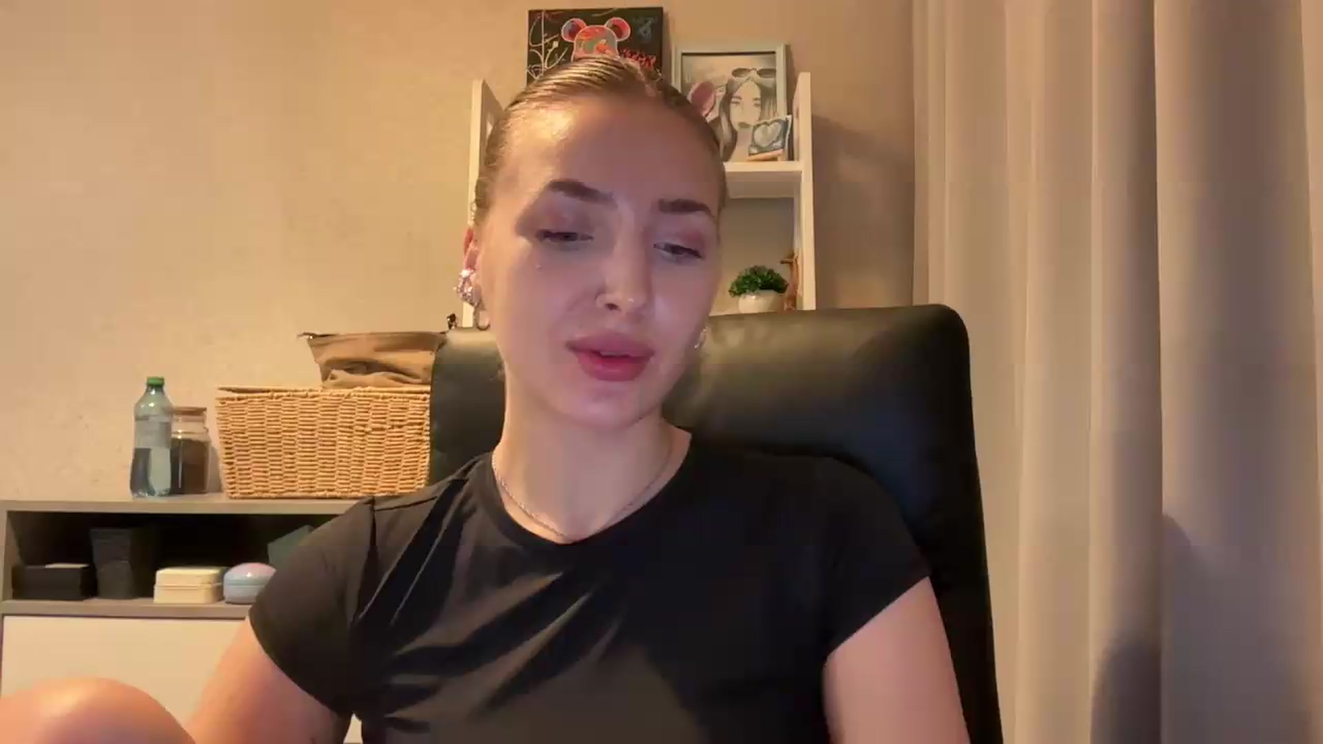 Gallery image thumbnail from Di_Pearl's myfreecams stream on, 06/23/2026, 22:12 image 16 of 20