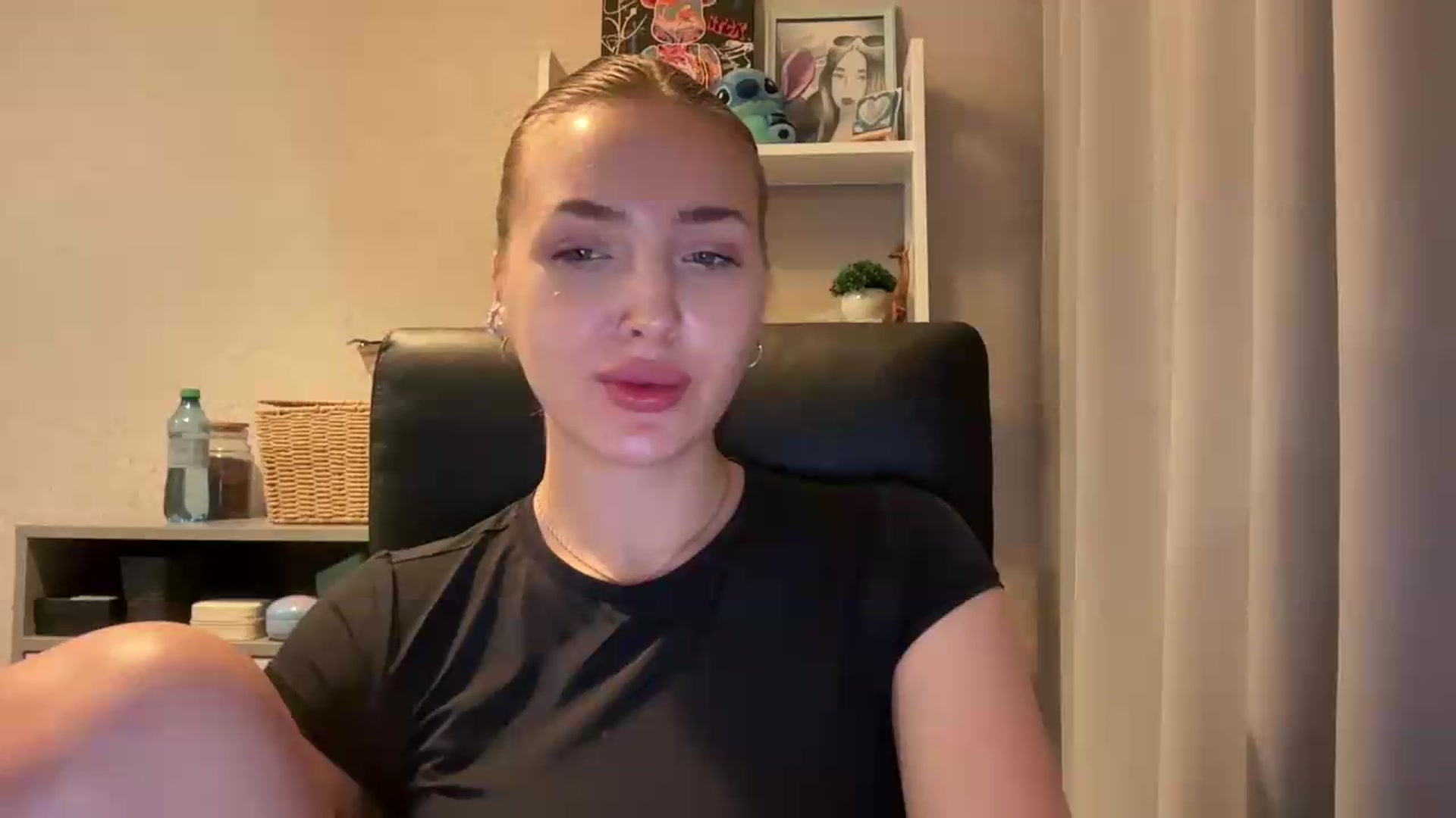 Gallery image thumbnail from Di_Pearl's myfreecams stream on, 06/23/2026, 22:12 image 18 of 20