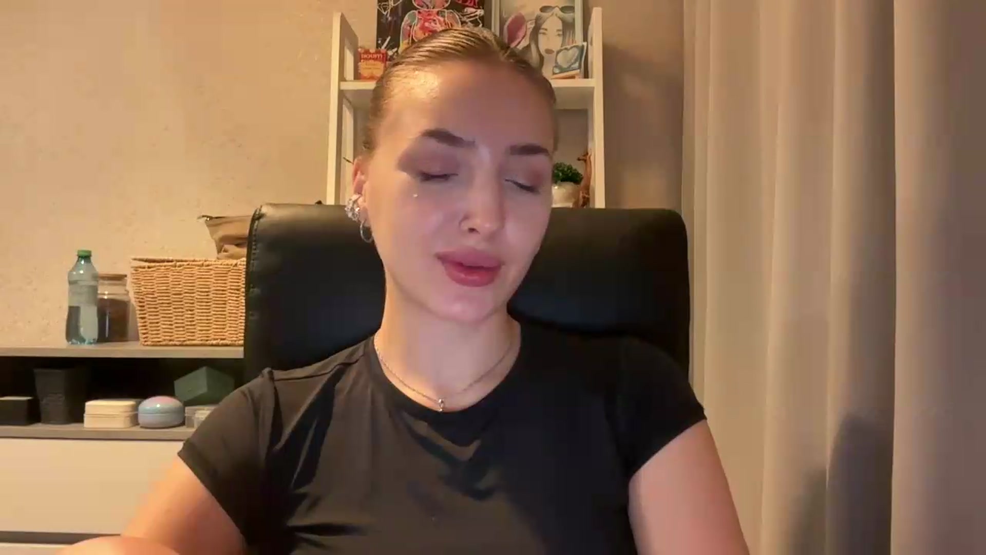 Gallery image thumbnail from Di_Pearl's myfreecams stream on, 06/23/2026, 22:12 image 5 of 20