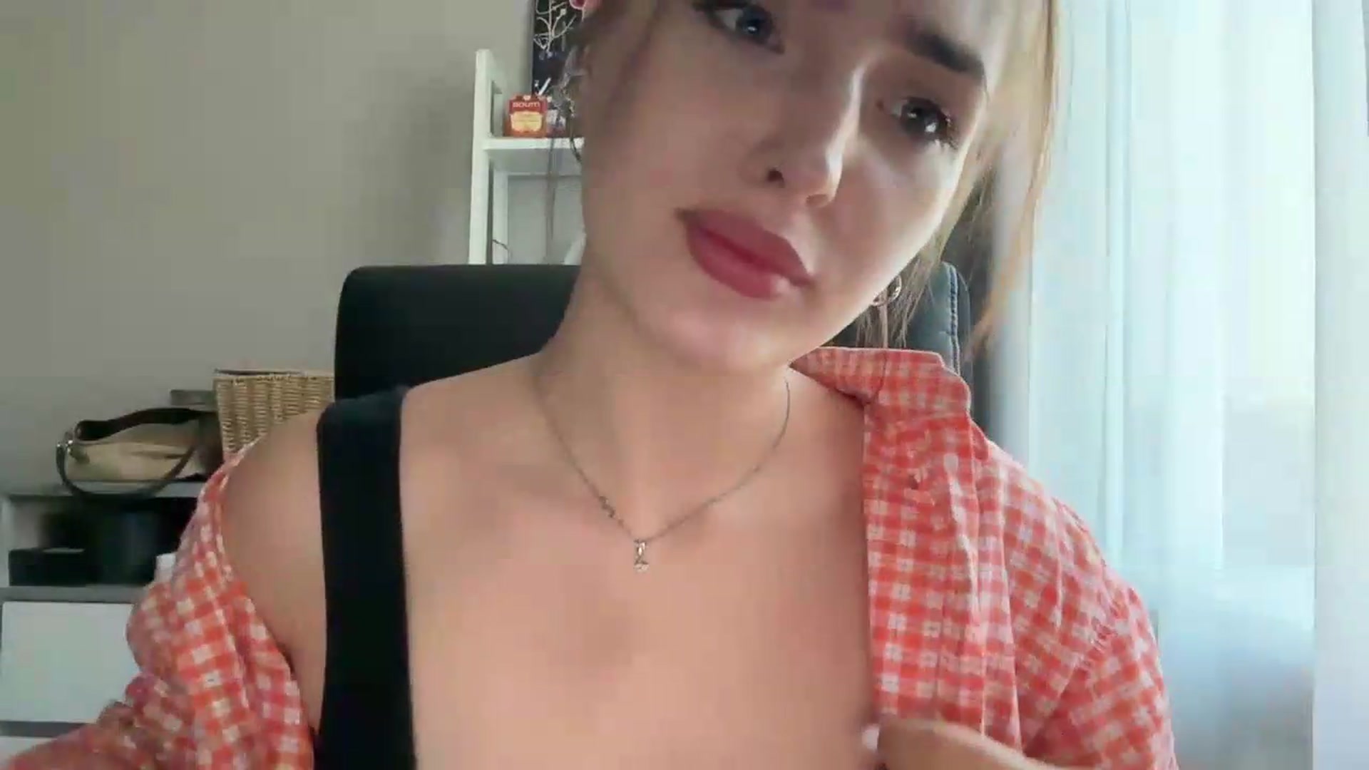 Gallery image thumbnail from Di_Pearl's myfreecams stream on, 06/24/2026, 14:42 image 15 of 20