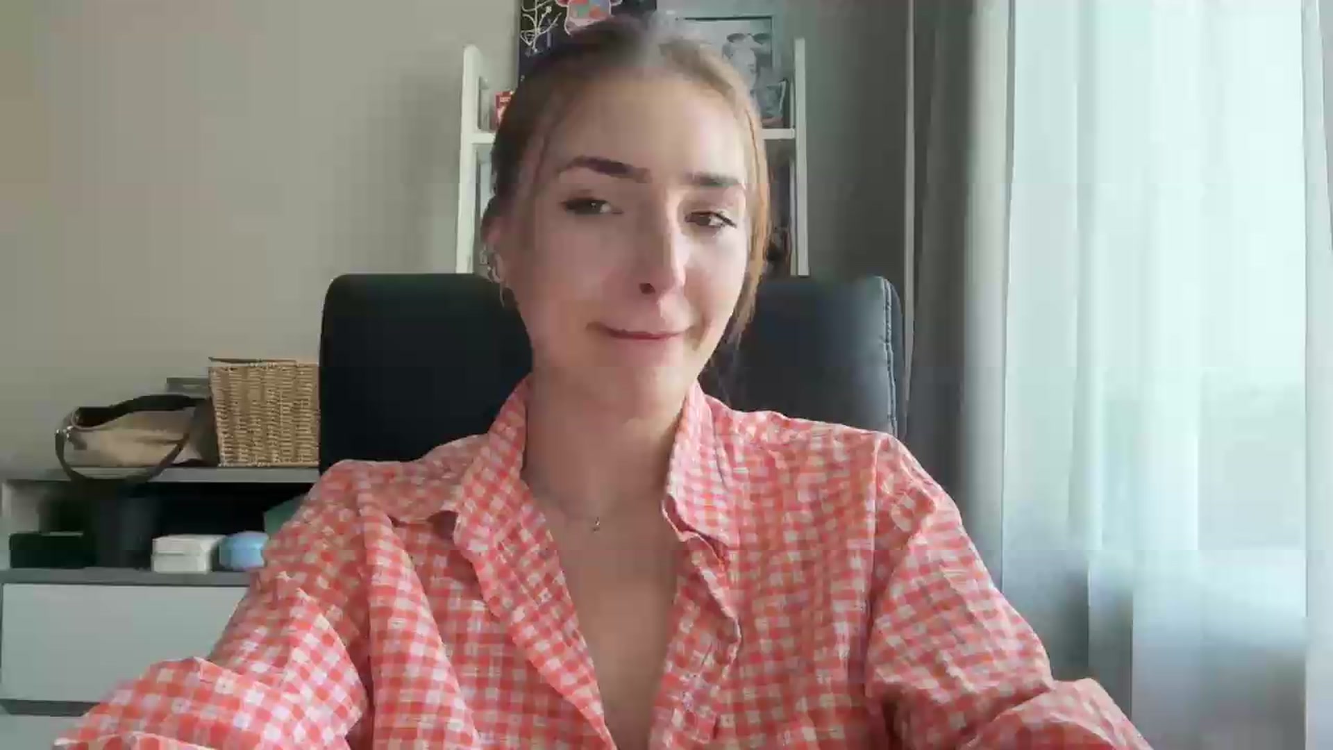 Gallery image thumbnail from Di_Pearl's myfreecams stream on, 06/24/2026, 14:42 image 3 of 20