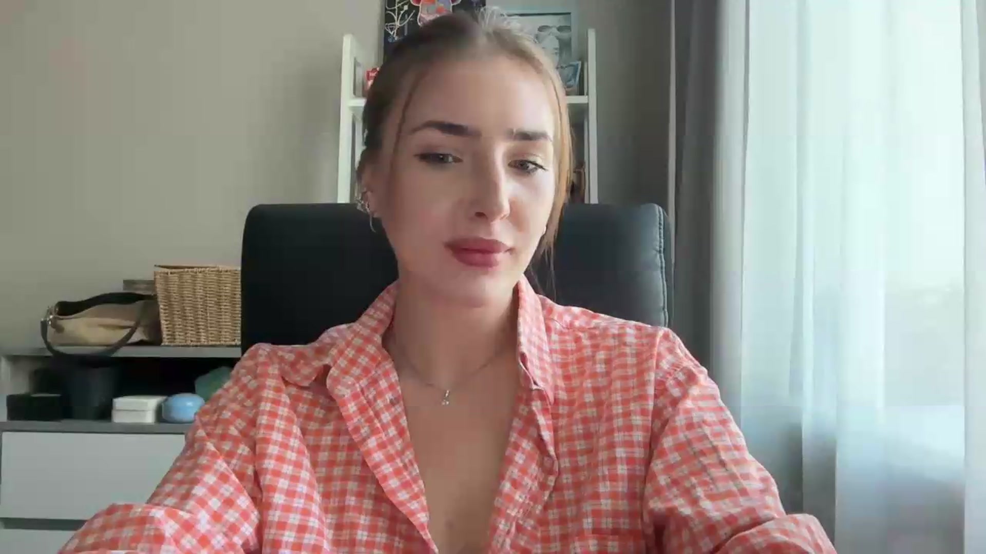 Gallery image thumbnail from Di_Pearl's myfreecams stream on, 06/24/2026, 14:42 image 5 of 20