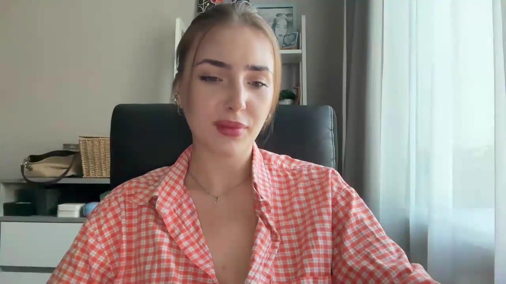 Gallery image thumbnail from Di_Pearl's myfreecams stream on, 06/24/2026, 14:42 image 13 of 20