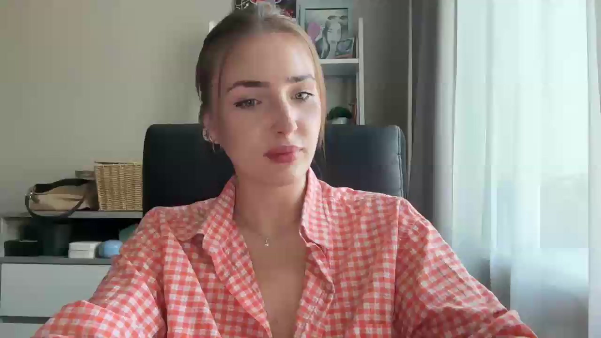 Gallery image thumbnail from Di_Pearl's myfreecams stream on, 06/24/2026, 14:42 image 4 of 20