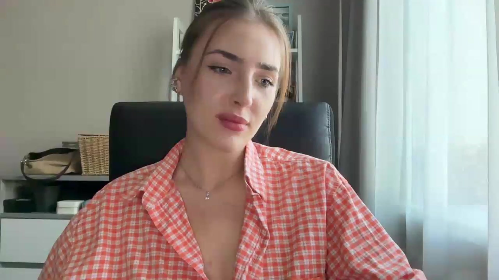 Gallery image thumbnail from Di_Pearl's myfreecams stream on, 06/24/2026, 14:42 image 8 of 20