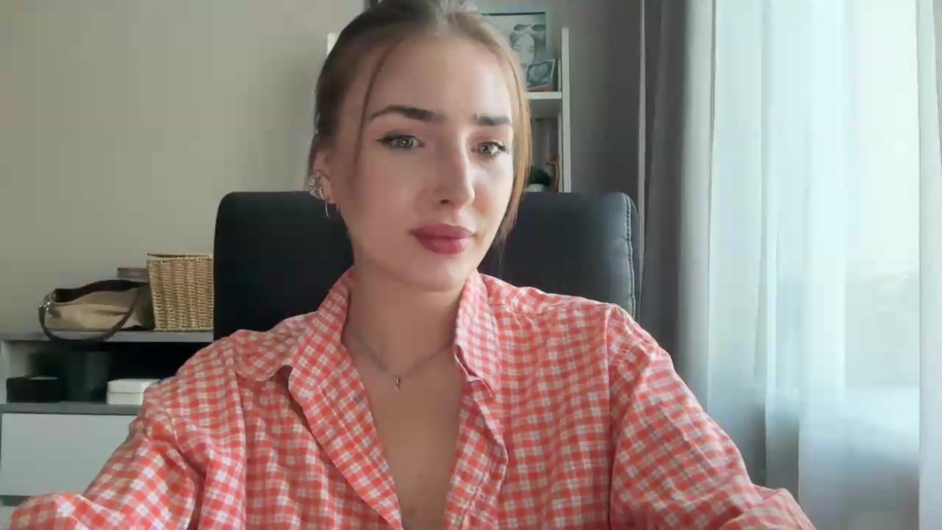 Gallery image thumbnail from Di_Pearl's myfreecams stream on, 06/24/2026, 14:42 image 10 of 20