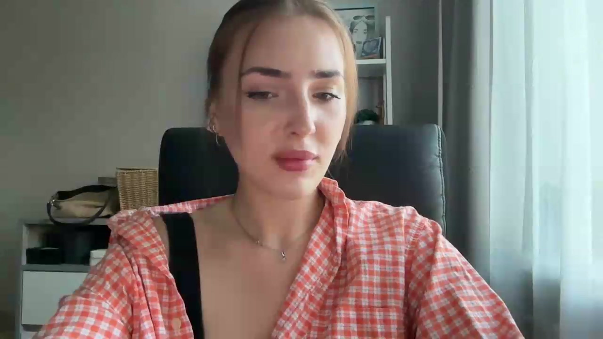 Gallery image thumbnail from Di_Pearl's myfreecams stream on, 06/24/2026, 16:24 image 10 of 20