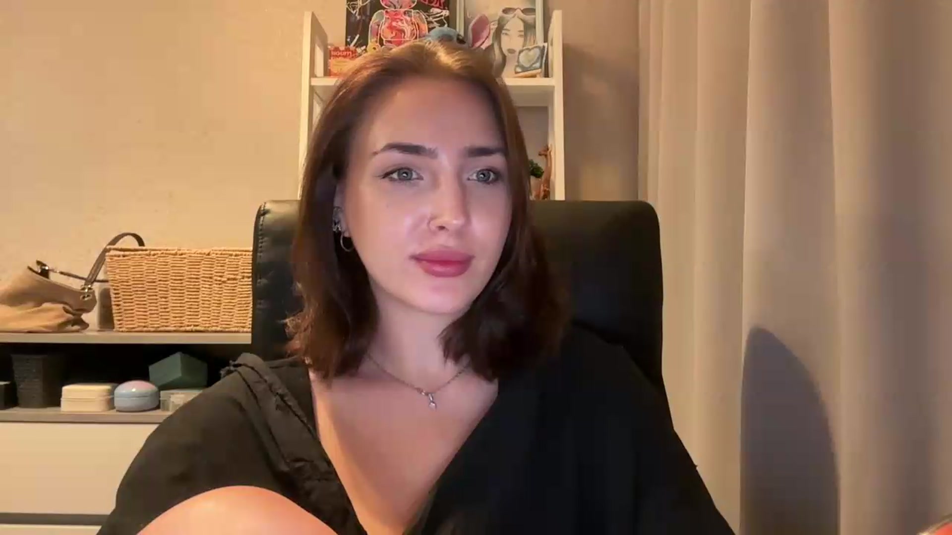 Gallery image thumbnail from Di_Pearl's myfreecams stream on, 06/24/2026, 22:08 image 6 of 20