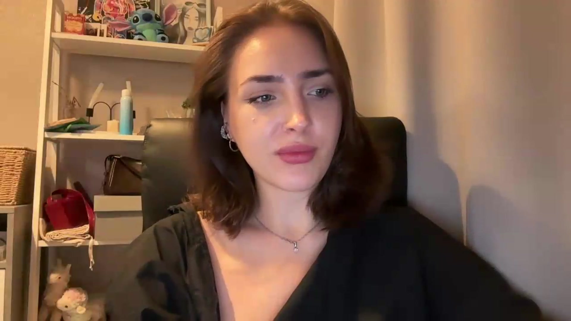Gallery image thumbnail from Di_Pearl's myfreecams stream on, 06/24/2026, 22:08 image 4 of 20