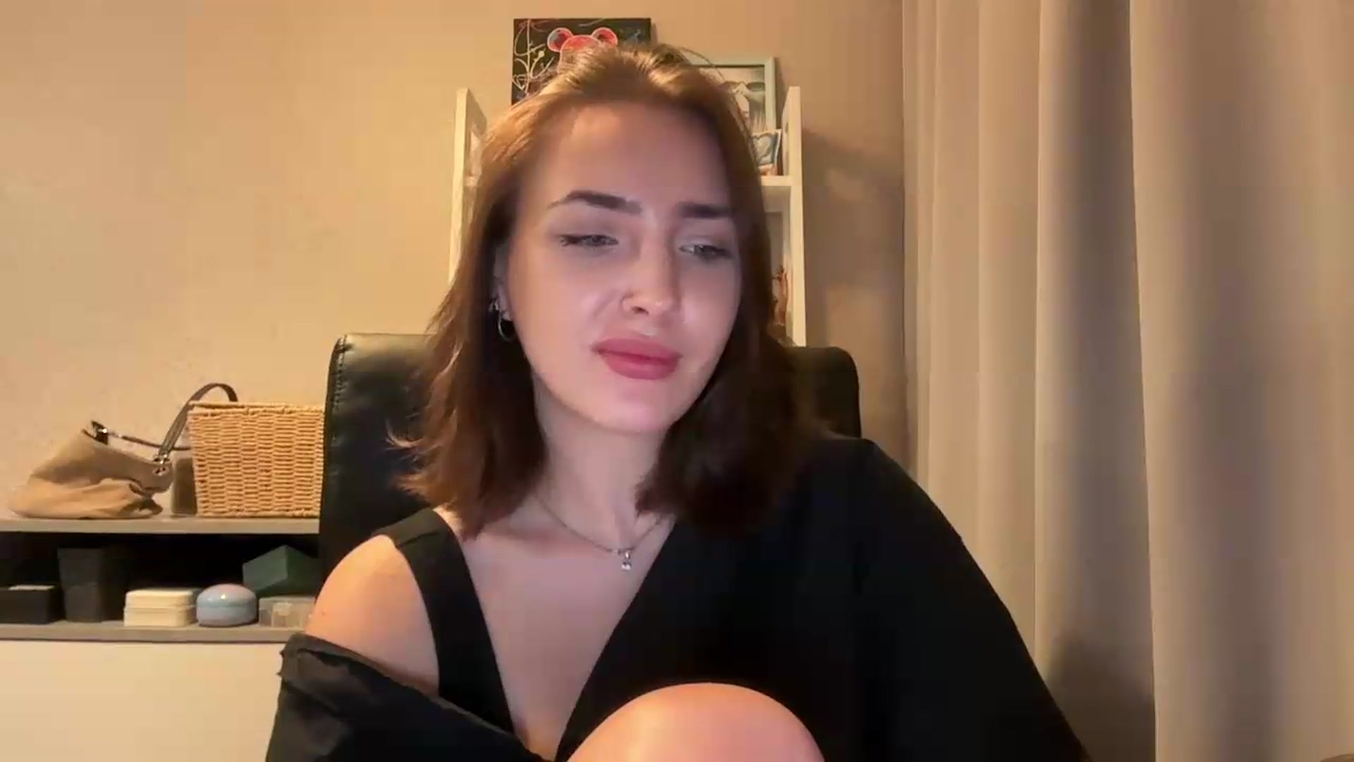 Gallery image thumbnail from Di_Pearl's myfreecams stream on, 06/24/2026, 22:08 image 8 of 20