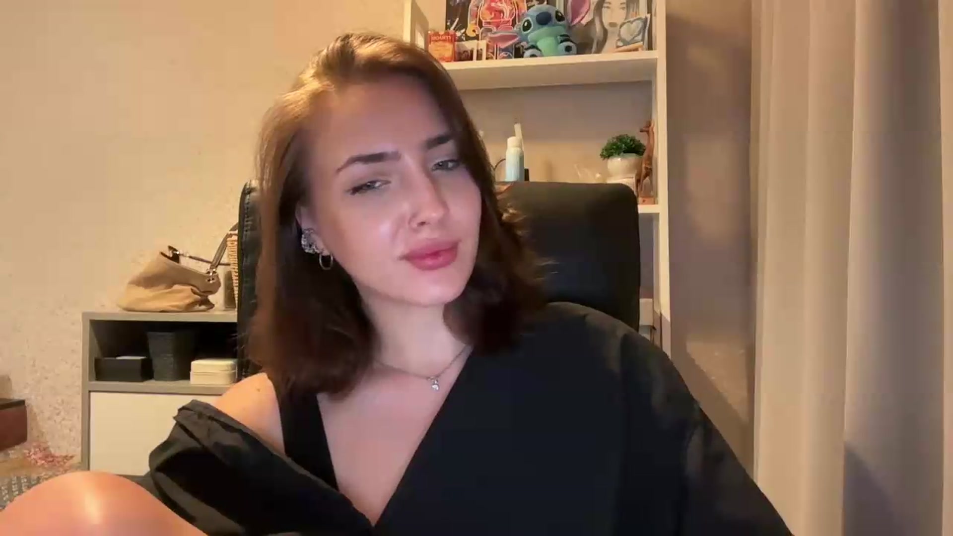 Gallery image thumbnail from Di_Pearl's myfreecams stream on, 06/24/2026, 22:08 image 12 of 20