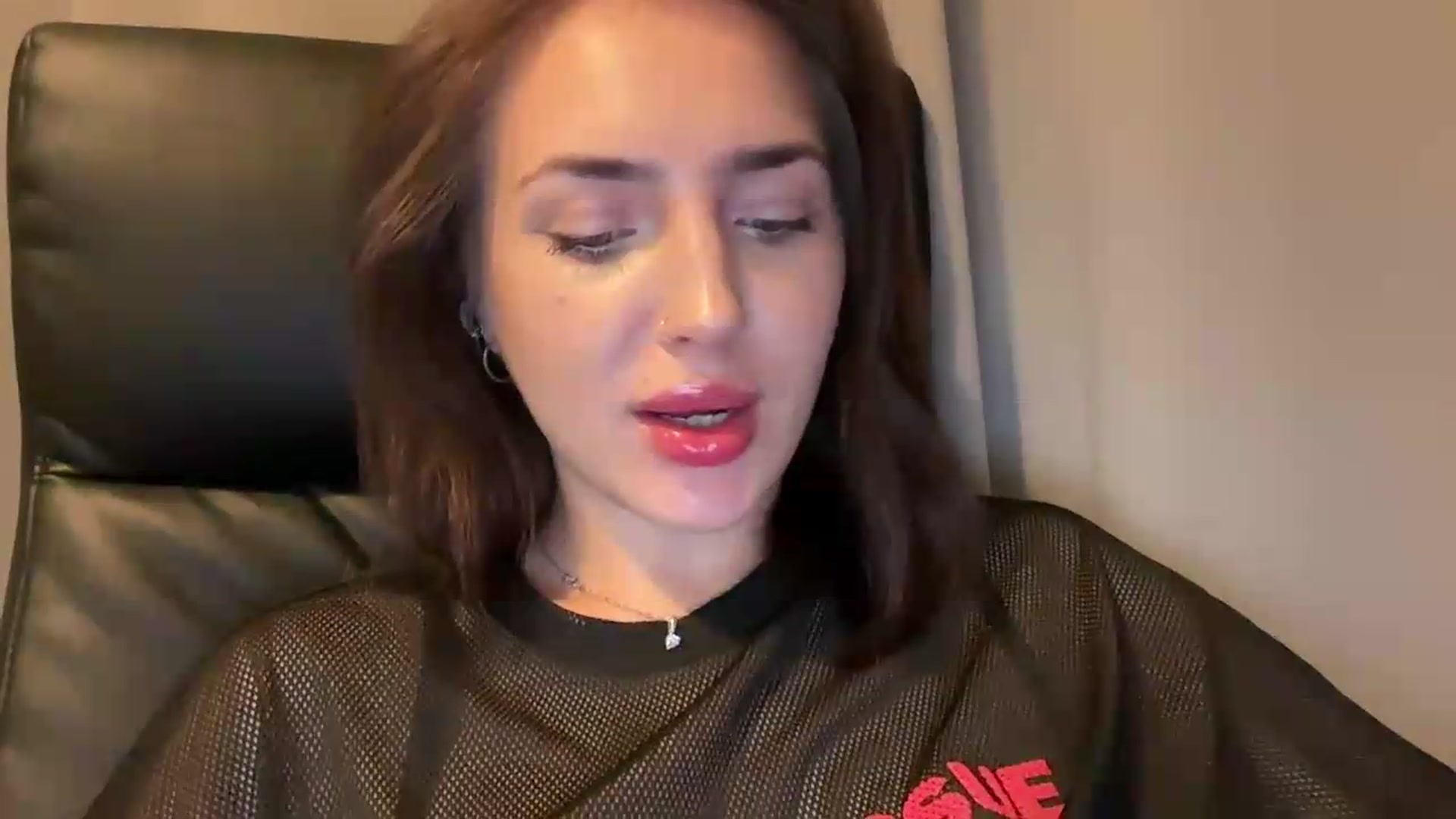 Gallery image thumbnail from Di_Pearl's myfreecams stream on, 06/25/2026, 20:50 image 3 of 20