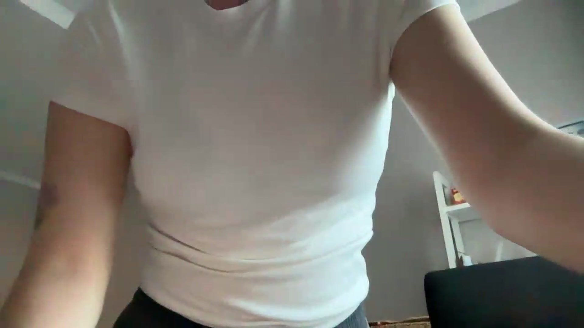 Gallery image thumbnail from Di_Pearl's myfreecams stream on, 06/26/2026, 16:27 image 18 of 20