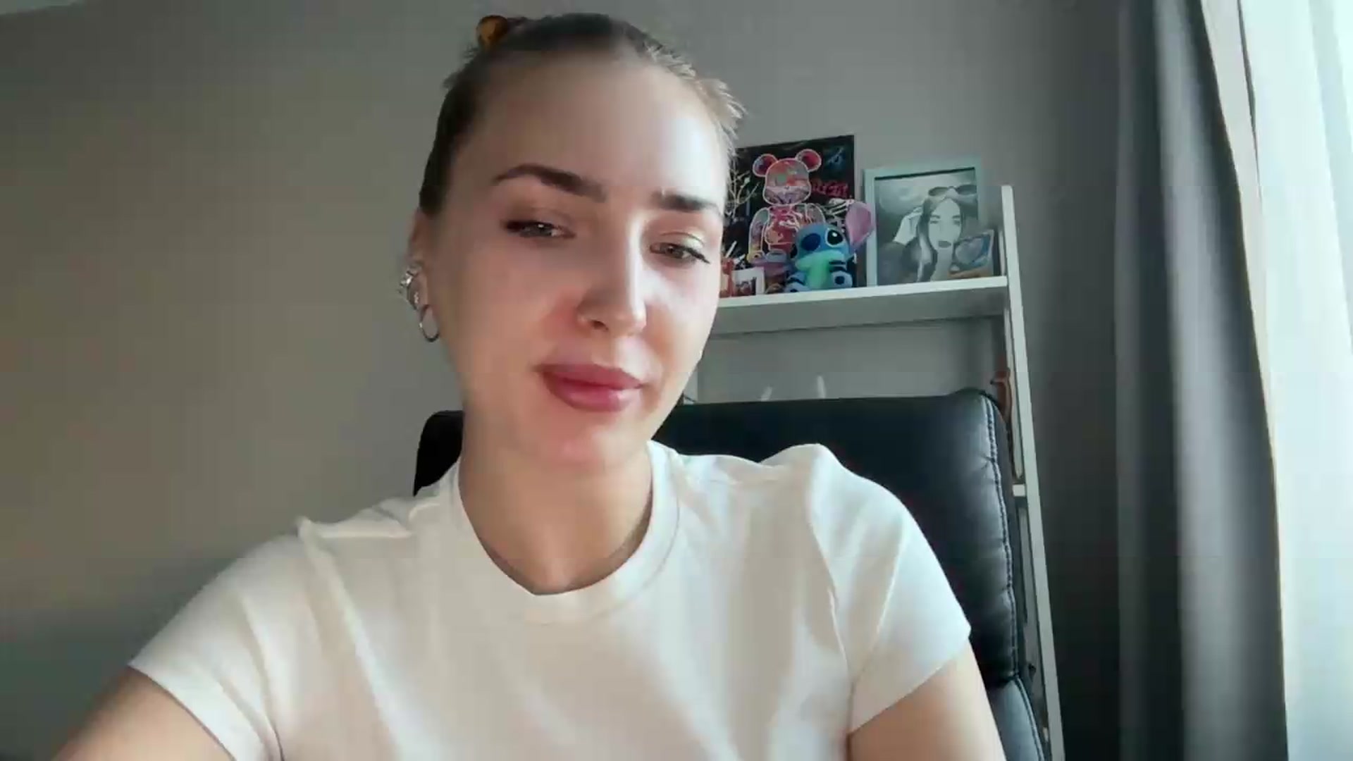 Gallery image thumbnail from Di_Pearl's myfreecams stream on, 06/26/2026, 16:27 image 20 of 20
