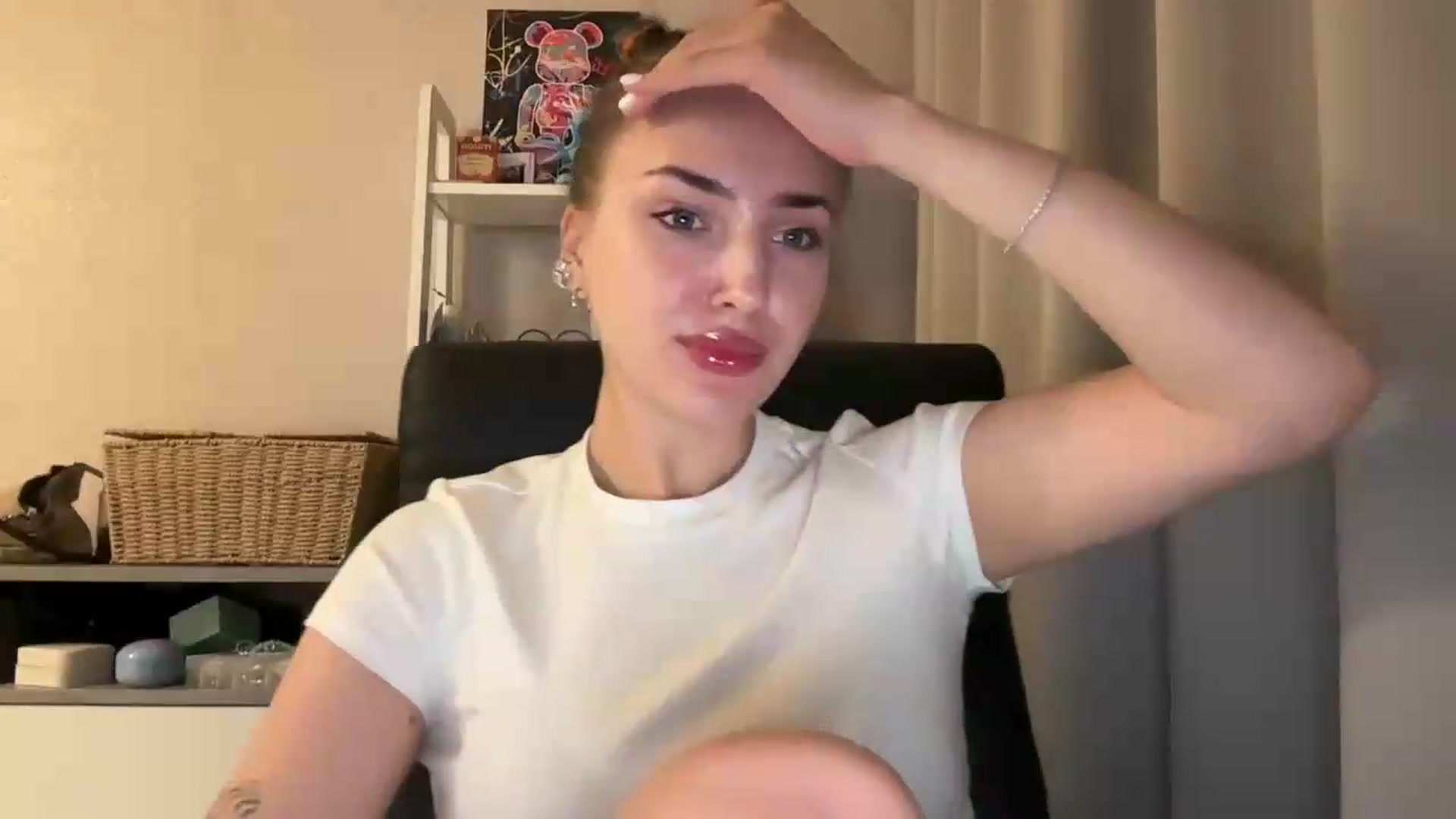 Gallery image thumbnail from Di_Pearl's myfreecams stream on, 06/26/2026, 22:23 image 7 of 20