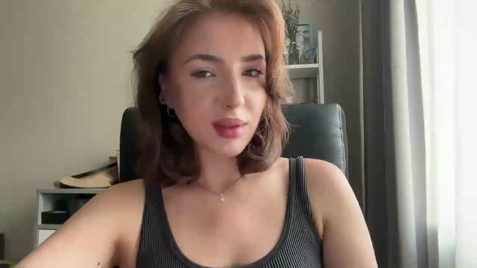 Gallery image thumbnail from Di_Pearl's myfreecams stream on, 06/27/2026, 12:26 image 10 of 20